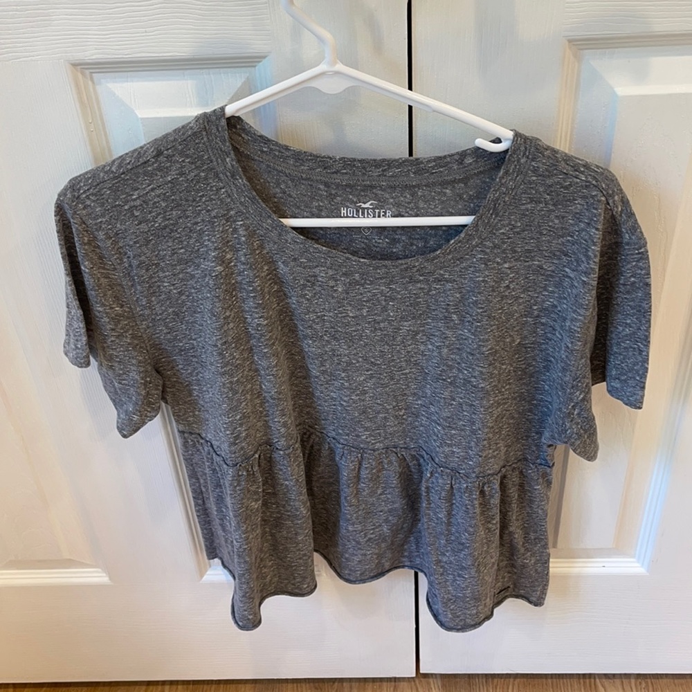 Hollister gray tee S